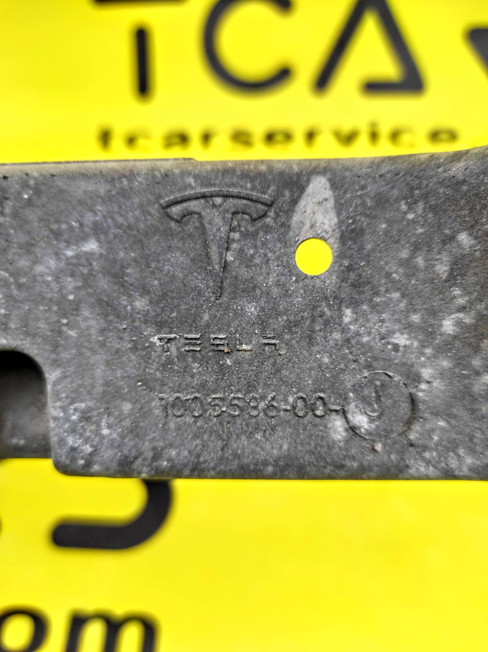 Передня установча панель (сілумін) Tesla Model S 2012-2016 1005536-00-J  Фото №3