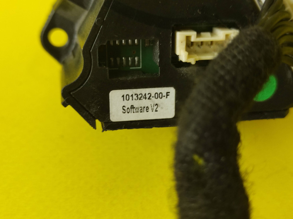 Модули кнопок управления в рулевом колесе Tesla Model S 2012-2021, X 2015-2021 1013242-00-F  Фото №4