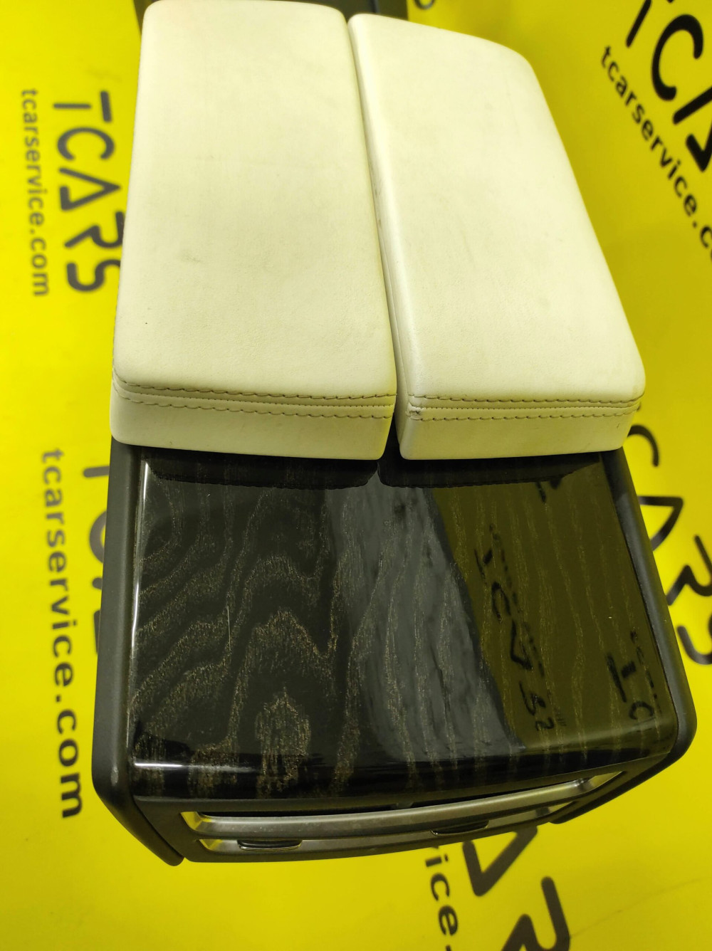 Центральная консоль с подлокотником и вещевым отделением White Tesla Model S 2016-2021, X 2015-2021 1026728-SX-W  Фото №7