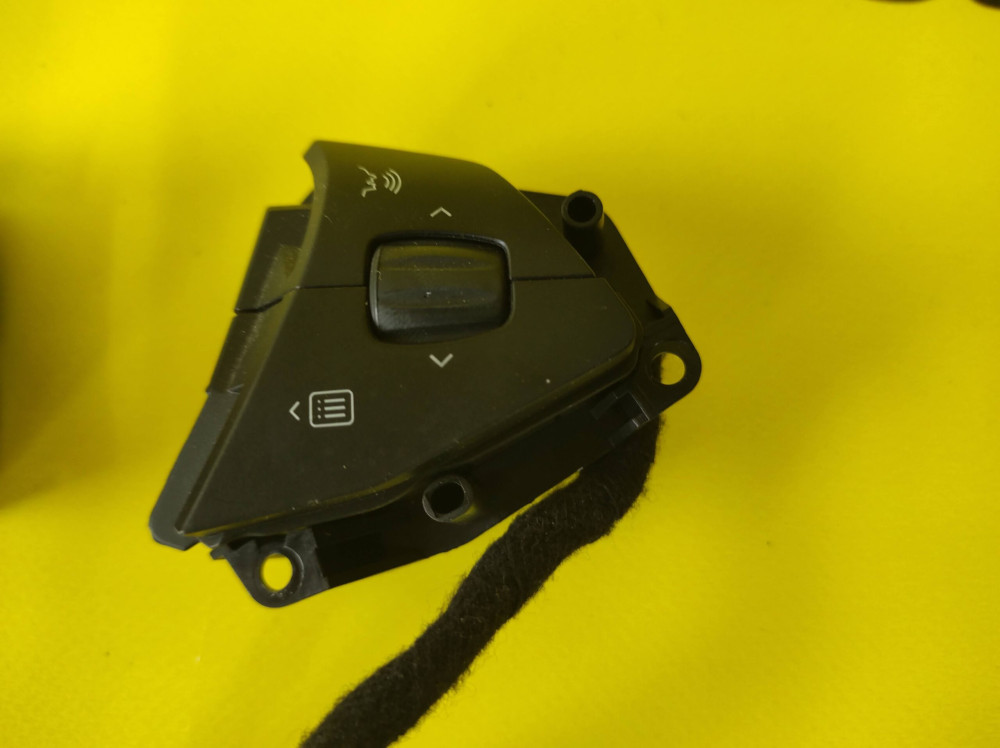 Модули кнопок управления в рулевом колесе Tesla Model S 2012-2016 1013242-00-B  Фото №5