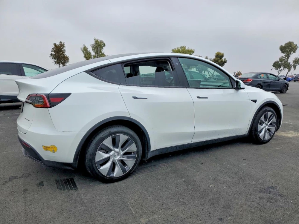 Tesla Model Y 2023  Фото №3