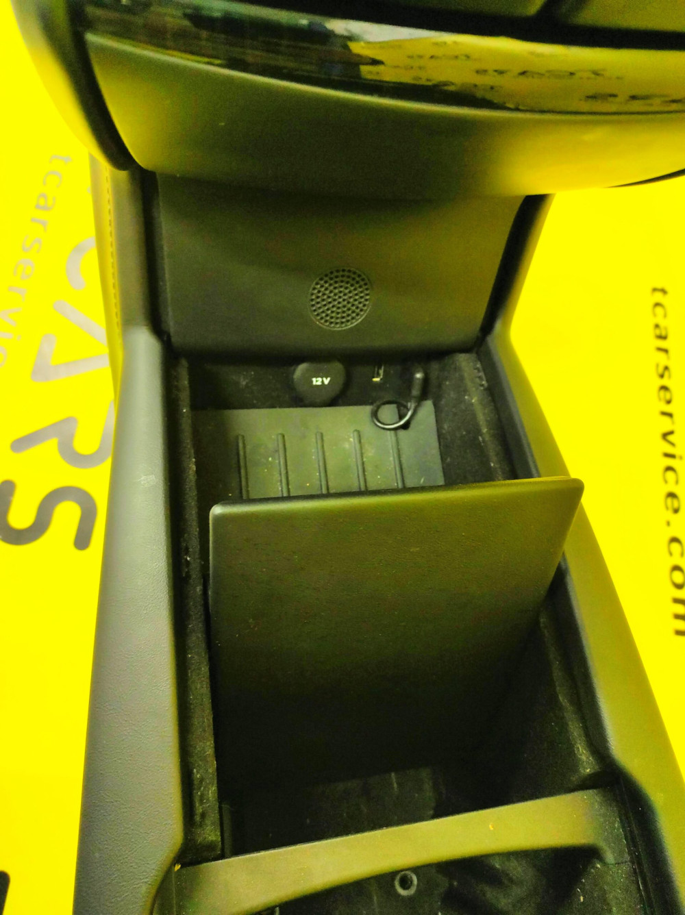 Центральная консоль с подлокотником и вещевым отделением Black Tesla Model S 2016-2021, X 2015-2021 1026728-SX-B  Фото №8