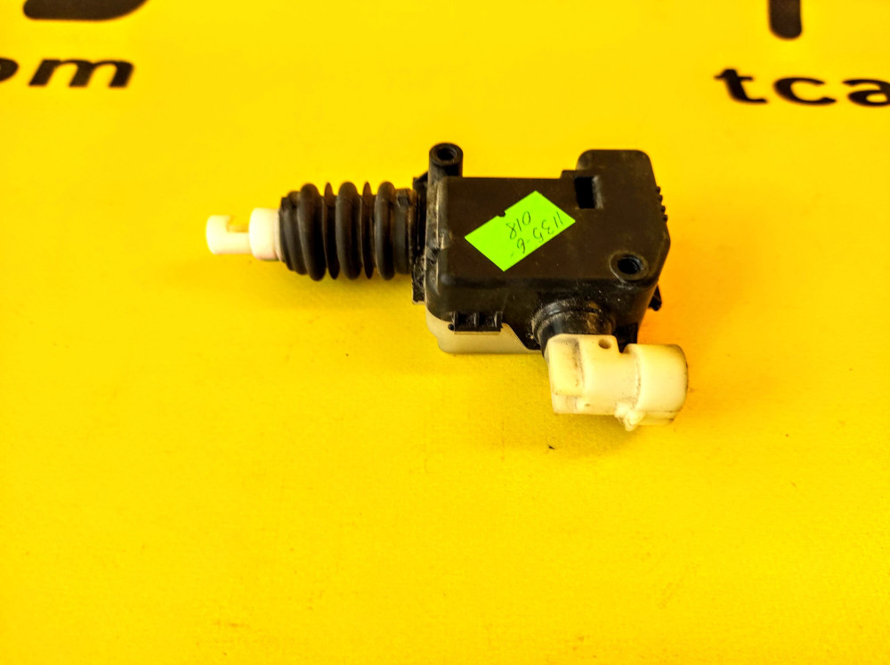 Привод (актуатор) замка капота Tesla Model S(2012-2021), 3 1033010-00-C  Фото №4