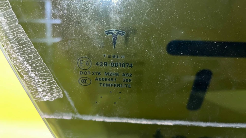 Скло передніх правих дверей (з тонуванням) Tesla model S 12-21 6006647-00-E  Фото №3