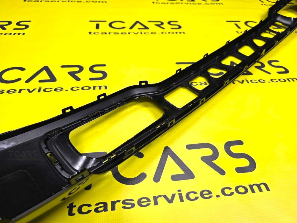 Молдінг центральний переднього бампера (чорний) RIVIAN R1 PT00080423-B  Фото №3