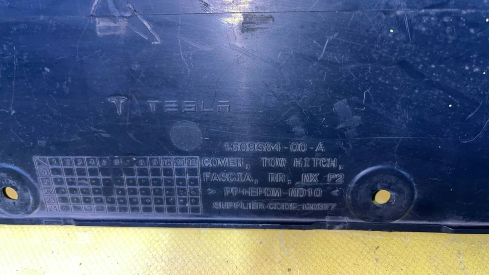 Заглушка зчіпного пристрою (фаркопа)/лючок дифузора заднього бампера Tesla Model X 21-26 1609584-00-A  Фото №3