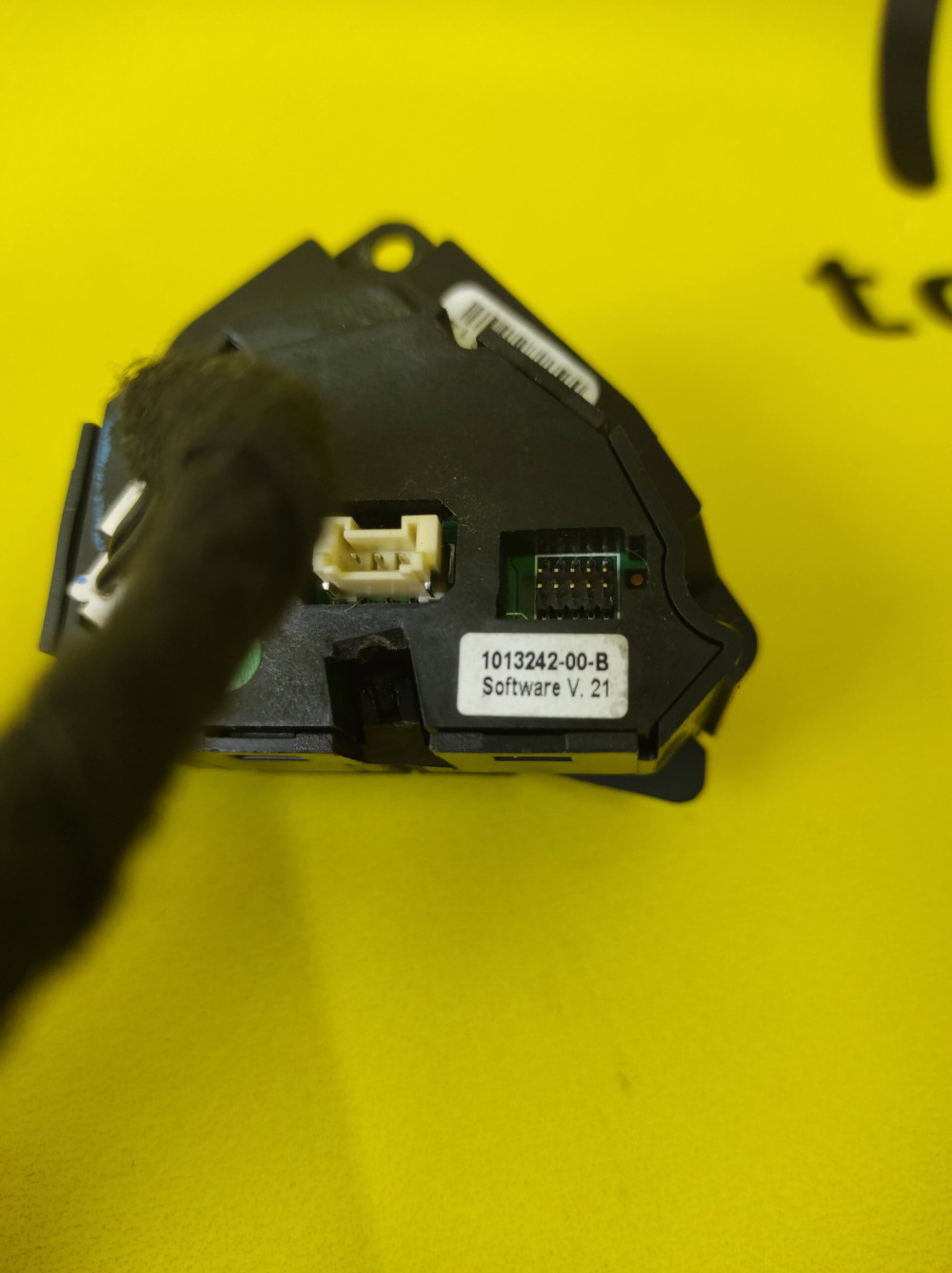 Модули кнопок управления в рулевом колесе Tesla Model S 2012-2016 1013242-00-B  Фото №6