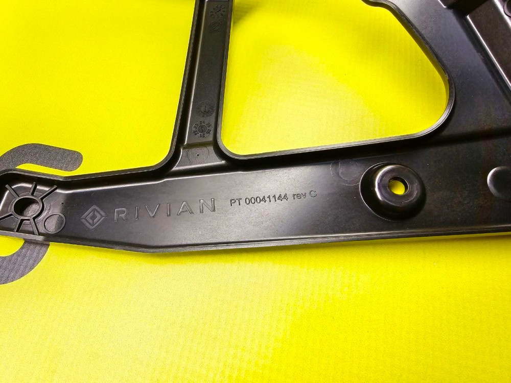 Кронштейн динаміка шумогенератора для пішоходів системи AVAS RIVIAN R1T R1S PT00041144-C  Фото №3