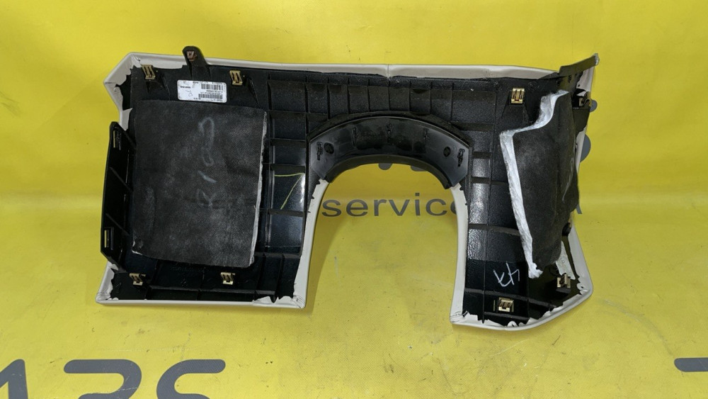 Накладка під кермо нижня ліва бежева (Cream) Tesla Model S / Model X 1002405-22-H  Фото №2