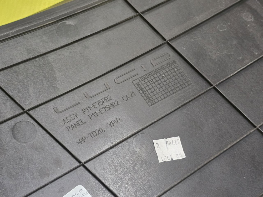 Накладка підкапотного боксу (під лобовим склом) LUCID AIR 2022-2025 P11-E75PR2(P11-E75RR2-AB)  Фото №6