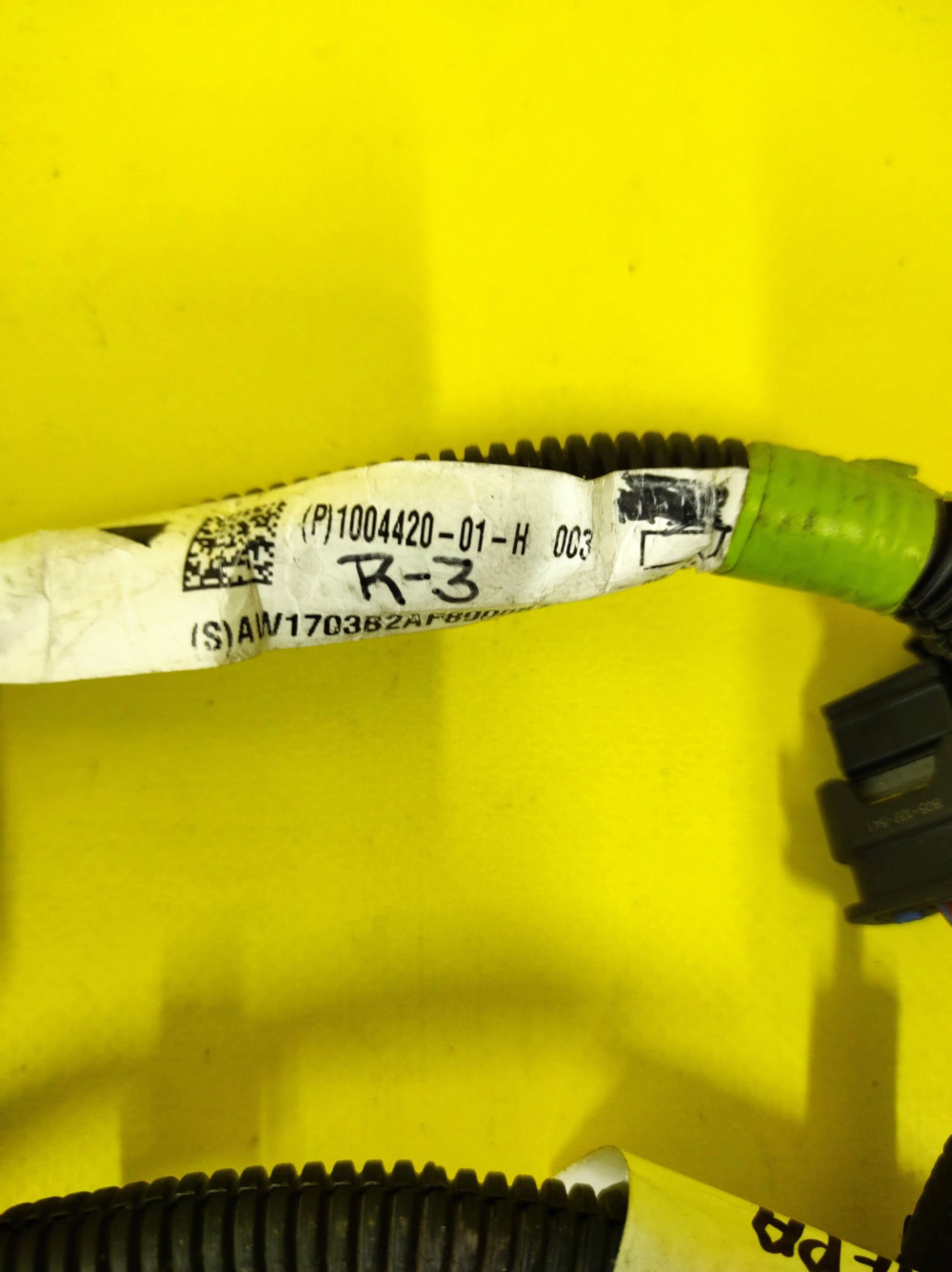 Електропроводка переднього бампера BASE для авто без паркувального асистента Tesla Model S 2012-2016 1004420-01-H  Фото №2