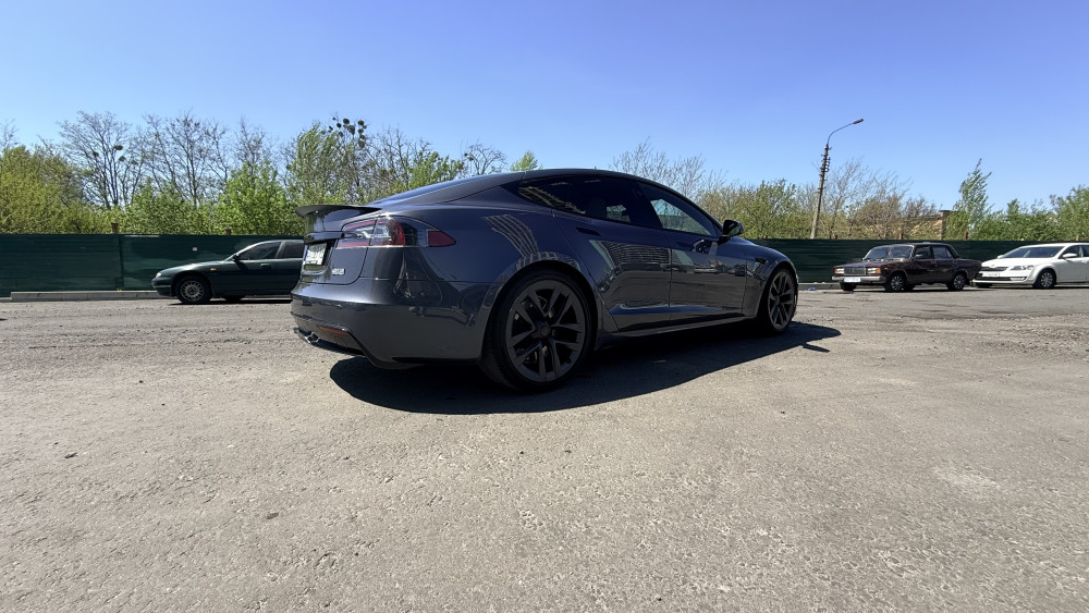 Tesla Model S Plaid 2021  Фото №8