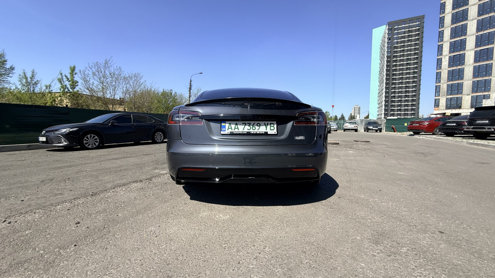 Tesla Model S Plaid 2021  Фото №10