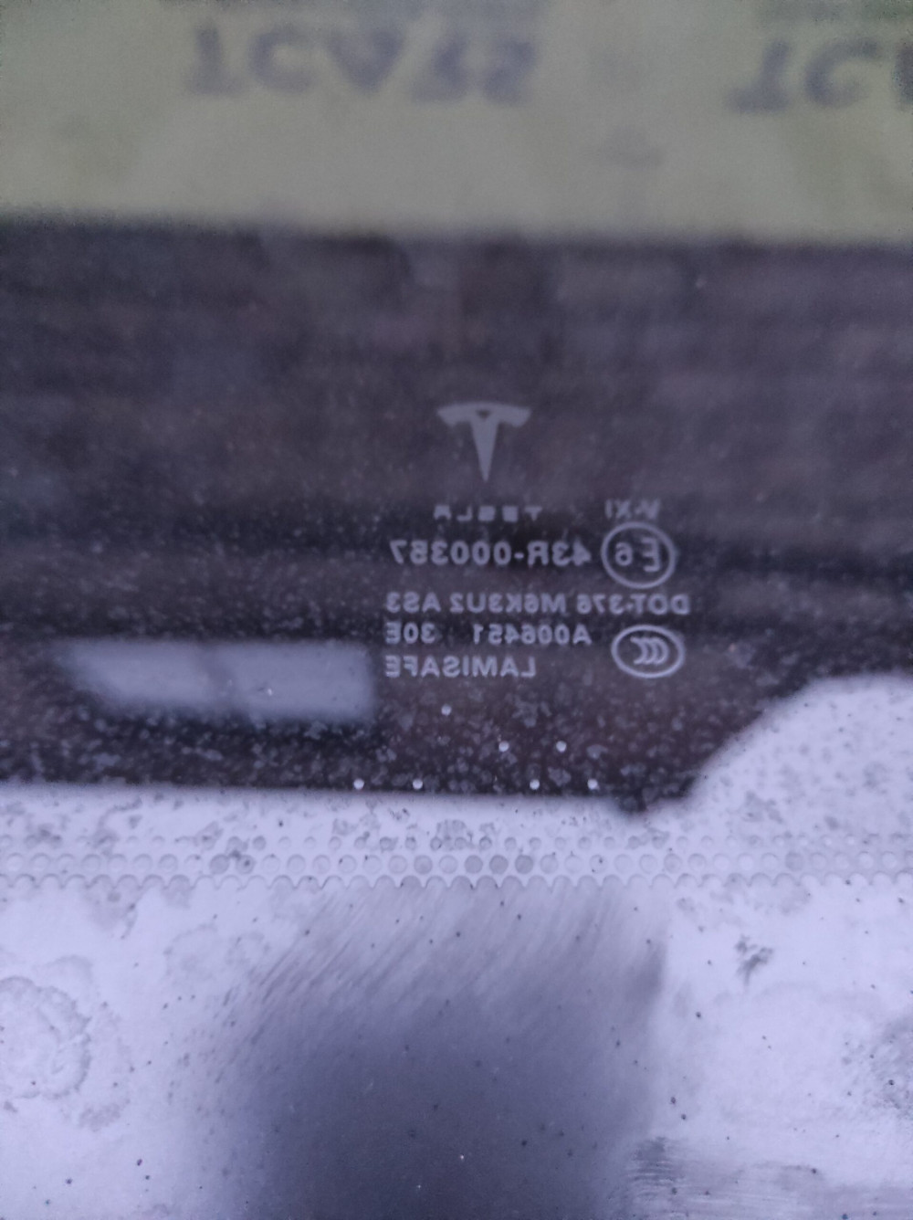 Скло люка панорамного даху (округлий язичок) Tesla Model S 2012-2016 1026856-S0-C  Фото №4