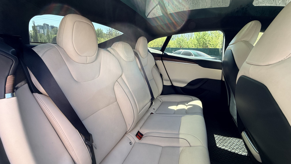 Tesla Model S Plaid 2021  Фото №18