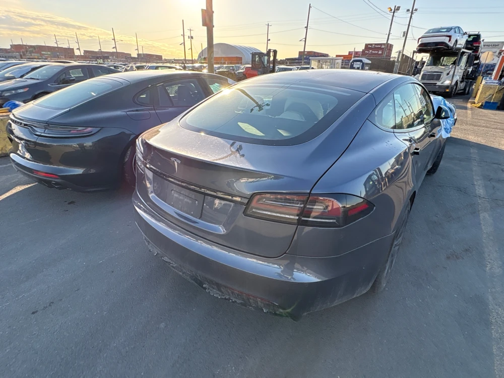 Tesla Model S Plaid 2022  Фото №4