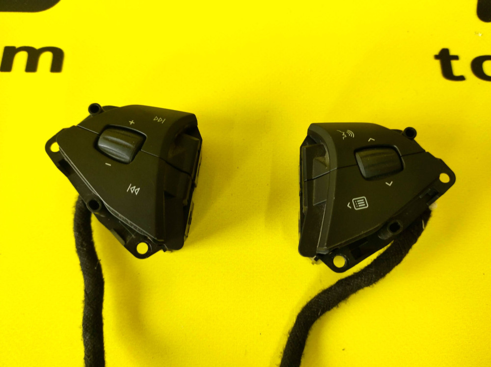 Tesla Model S 2012-2016 Steering Wheel Control Switch Modules and Harness Assembly OEM (used) 1013242-00-D  Photo №3