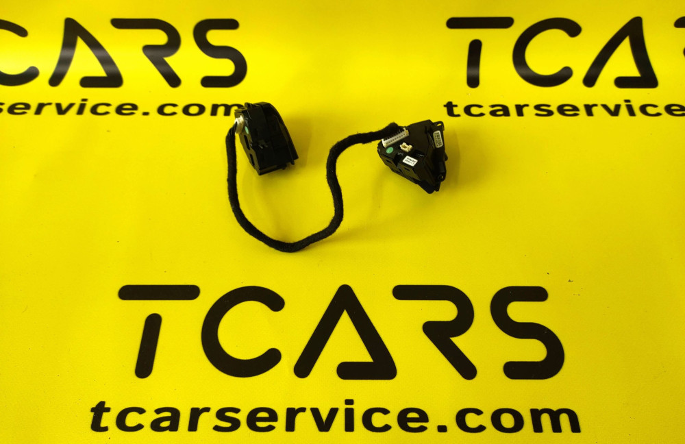 Модули кнопок управления в рулевом колесе Tesla Model S 2012-2016 1013242-00-B  Фото №2