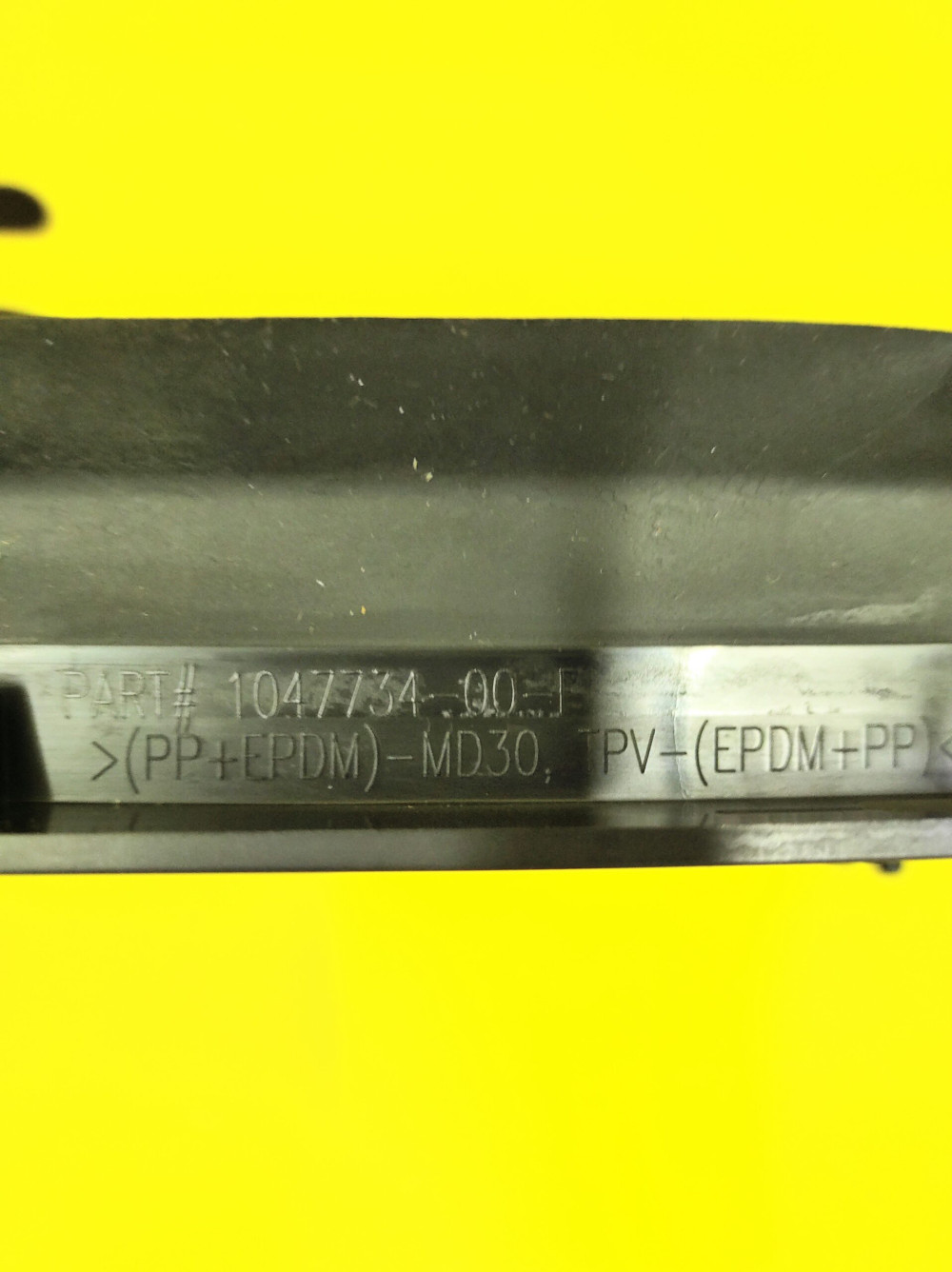 Решетка нижняя переднего бампера Tesla Model X 2015-2021 1047734-00-F  Фото №3