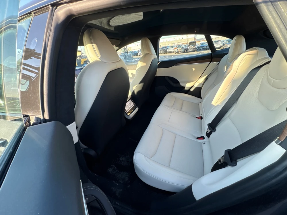 Tesla Model S Plaid 2022  Фото №10