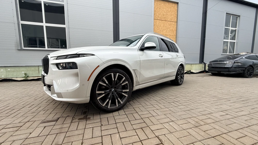 Bmw X7 Xdrive40I 2024  3.0L  Фото №4
