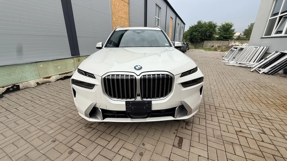 Bmw X7 Xdrive40I 2024  3.0L  Фото №7