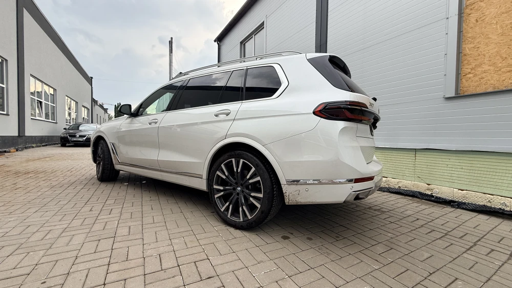 Bmw X7 Xdrive40I 2024  3.0L  Фото №2