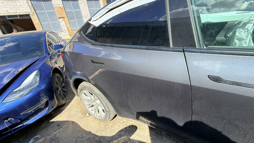 Двері задні праві Tesla Model Y (1493562-E0-A) б/в  Фото №3