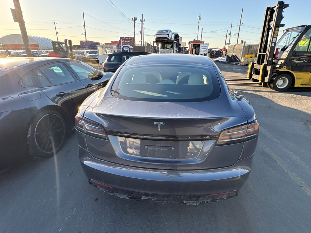 Tesla Model S Plaid 2022  Фото №4