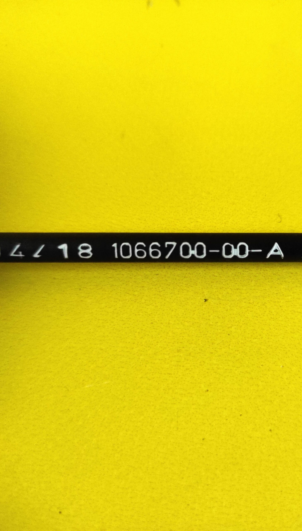 Трос аварийного открытия капота левый Tesla Model S 2016-2021 1066700-00-A  Фото №2