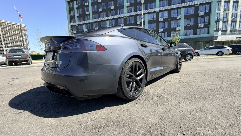 Tesla Model S Plaid 2021  Фото №9