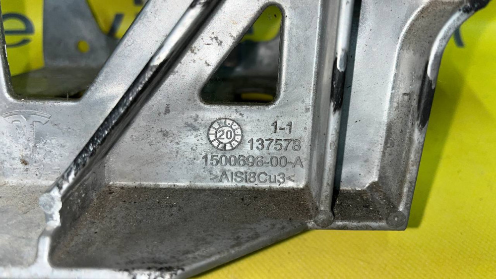 Кронштейн компресора кондиціонера Tesla model Y,3  1506443-00-E  Фото №3