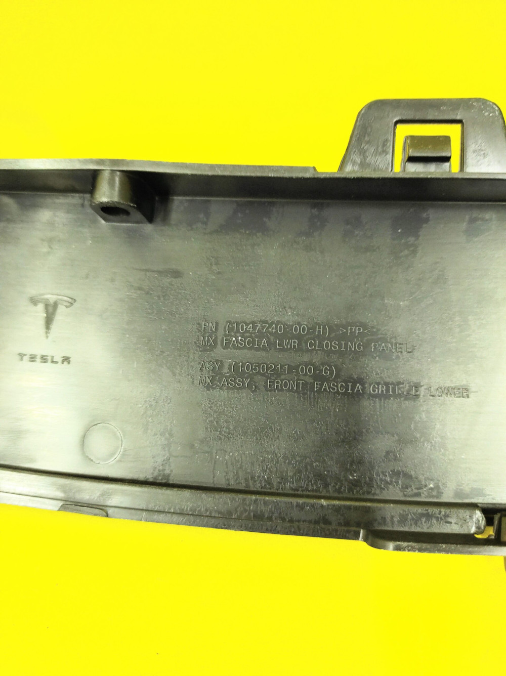 Молдинг решетки переднего бампера нижний Tesla Model X 2015-2021 1047740-00-H  Фото №3