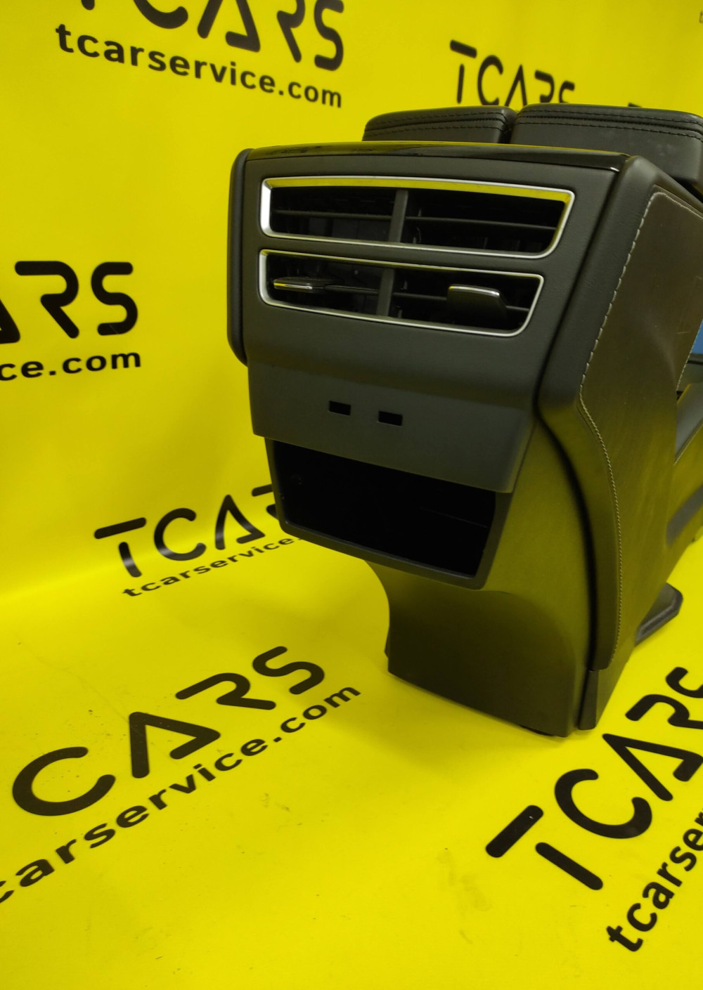 Центральная консоль с подлокотником и вещевым отделением Black Tesla Model S 2016-2021, X 2015-2021 1026728-SX-B  Фото №9