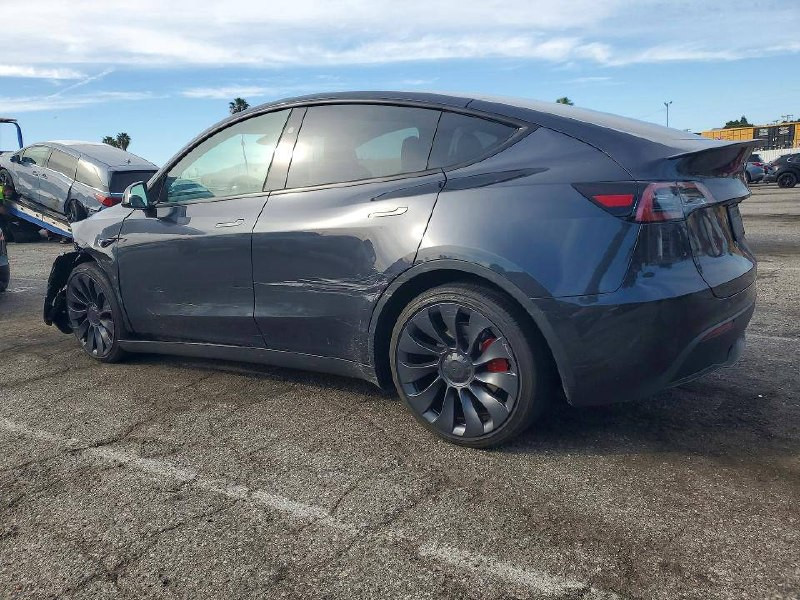 Tesla Model Y DM 2025  Фото №3