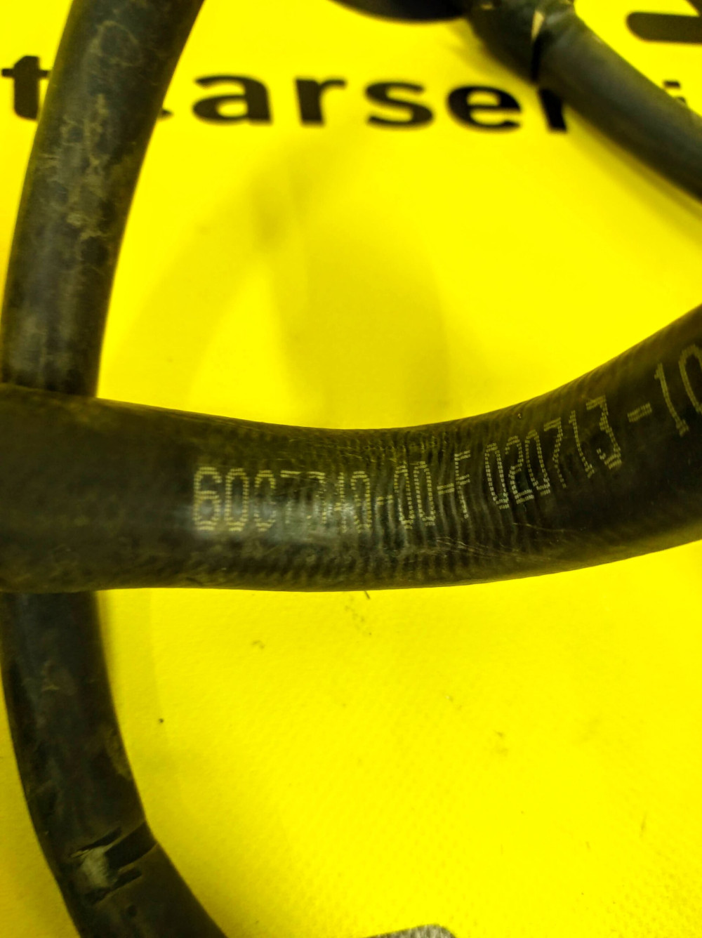 Шланг системы охлаждения от перепускного клапана основной батареи к 3-х ходовому клапану Tesla Model S 2012-2016 6007349-00-F  Фото №3