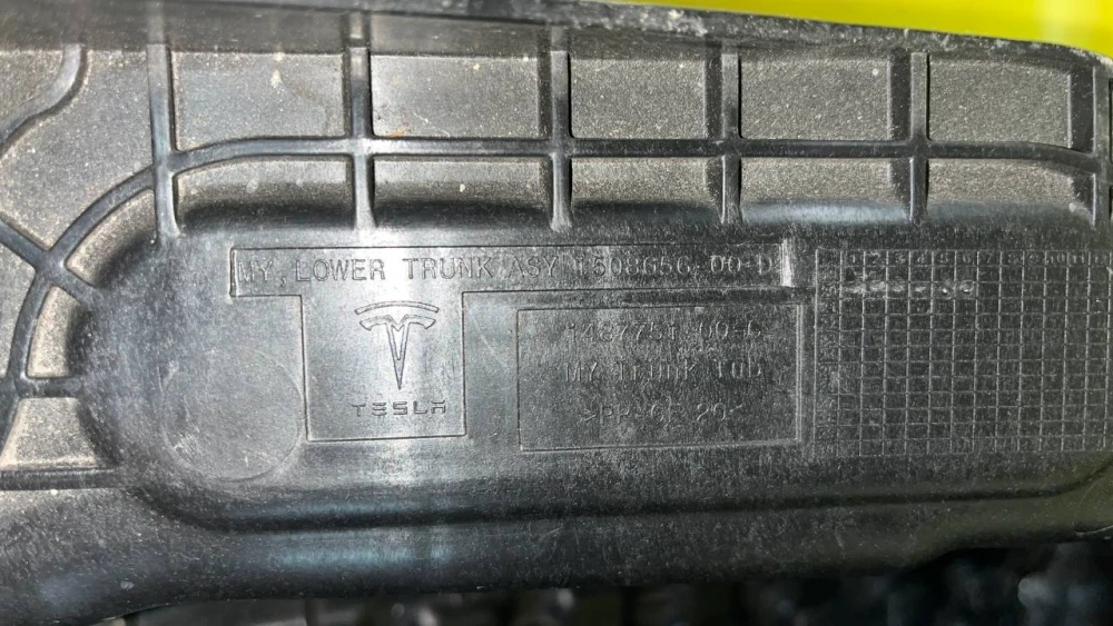 Корпус заднього багажника корито пластикове Tesla Model Y 20-26 1508656-99-E / 1508656-00-D  Фото №5