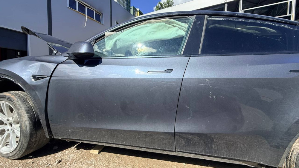 Ліва передня двер Tesla Model Y (2020–2024) 1505460-E0-A  Фото №2