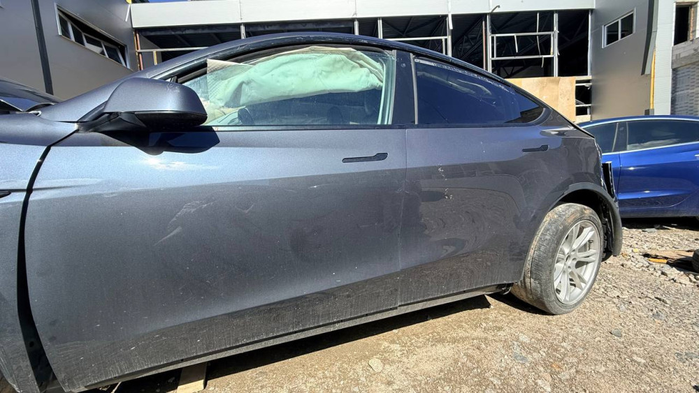 Ліва задня двер  Tesla Model Y 1493561-E0-A  Фото №2