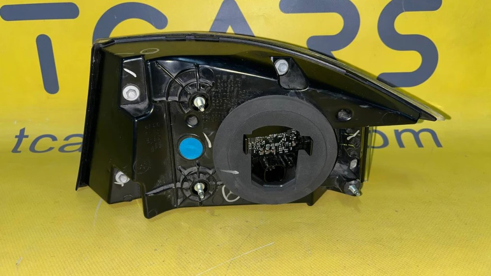 Лівий задній зовнішній ліхтар Tesla Model S (США) OEM 6005918-00-F  Фото №2