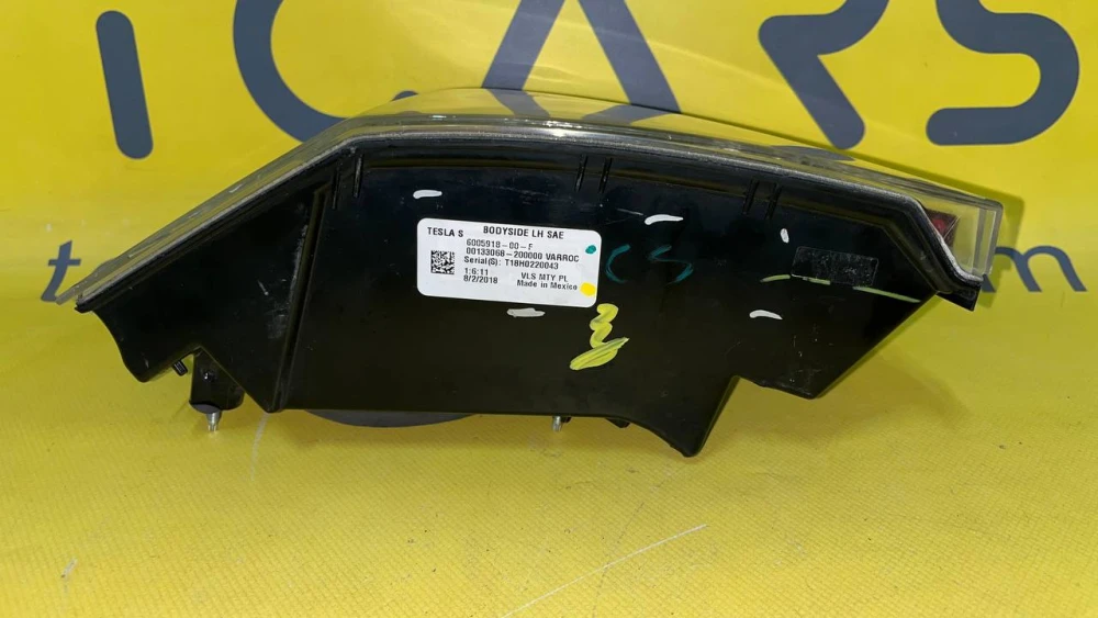Лівий задній зовнішній ліхтар Tesla Model S (США) OEM 6005918-00-F  Фото №4