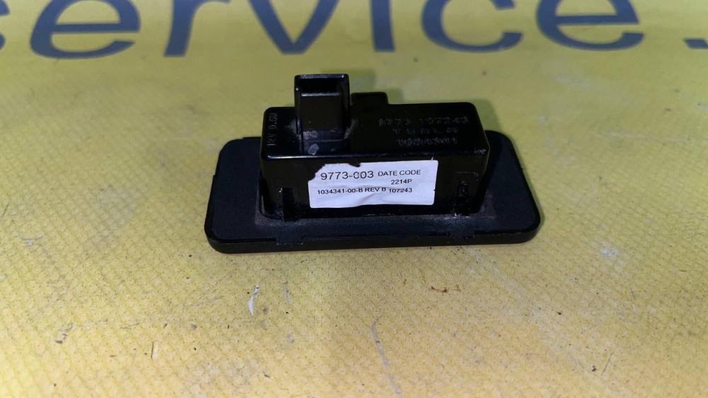 Ліхтар підсвічування номерного знака Tesla Model S, X 1034341-00-B  Фото №2