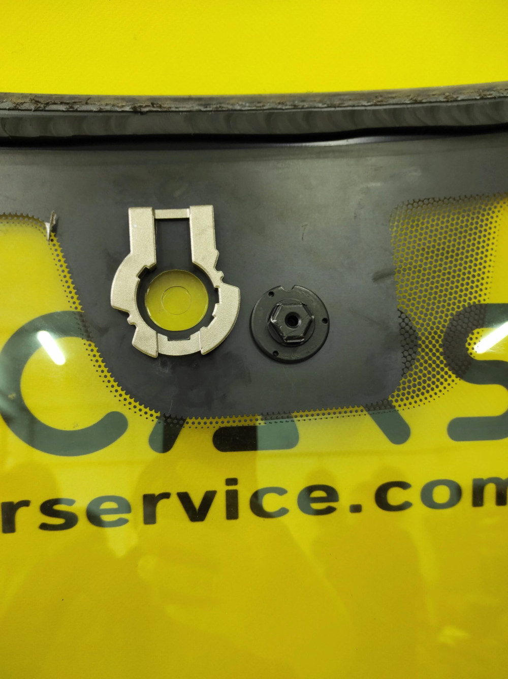 Tesla Model S 2012-2016 Front Windshield NO Driver Assist / Without Heated Wiper Area OEM (used) 1021634-00-C  Photo №3