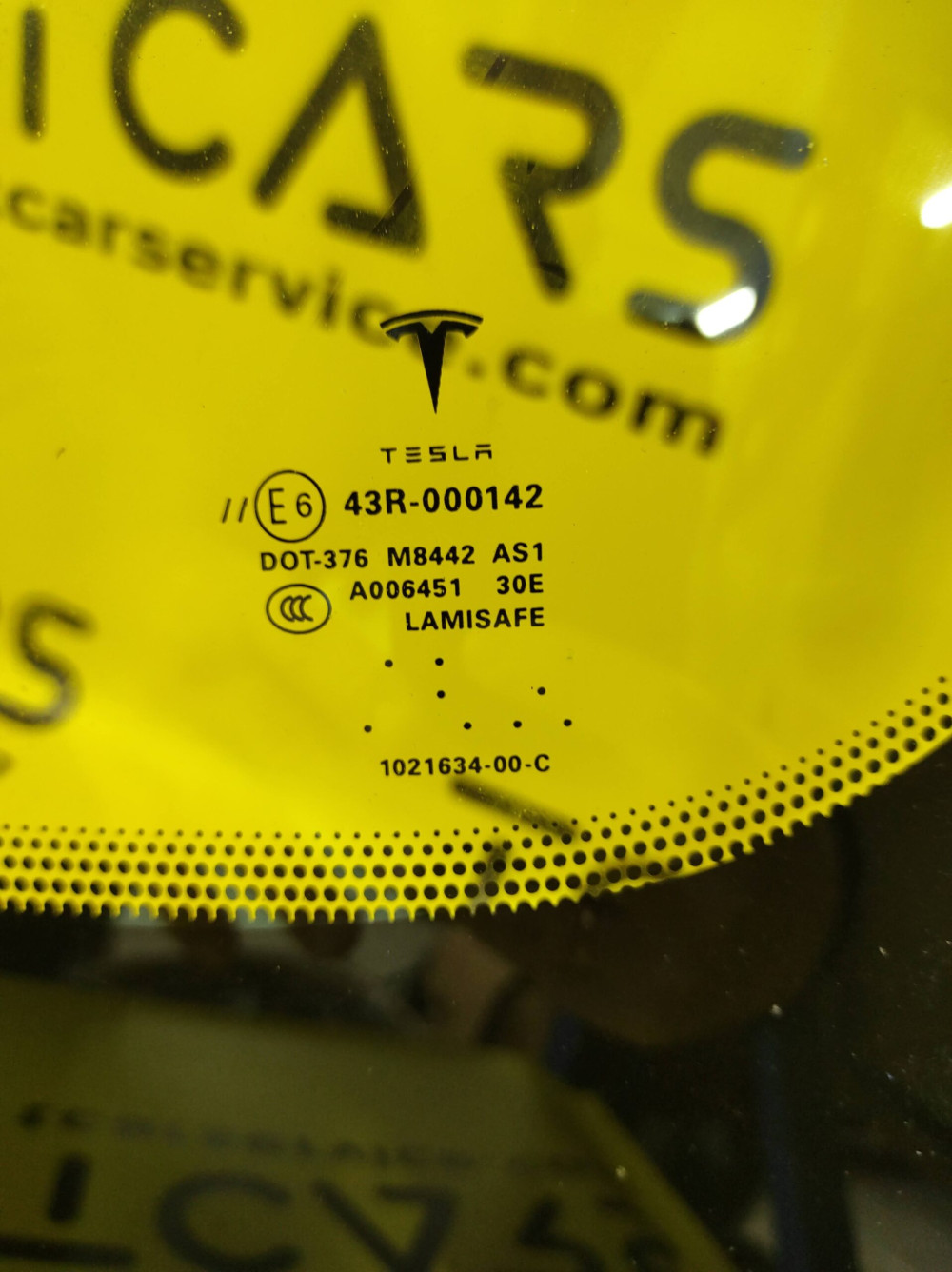 Tesla Model S 2012-2016 Front Windshield NO Driver Assist / Without Heated Wiper Area OEM (used) 1021634-00-C  Photo №4