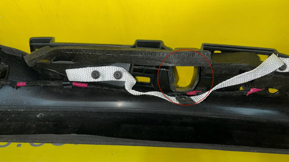 Tesla Model X Palladium 2021-2025 Front Right Upper A-Pillar Interior Trim Cover OEM (used) 1622454-99-D (1622454-96-C)  Photo №5