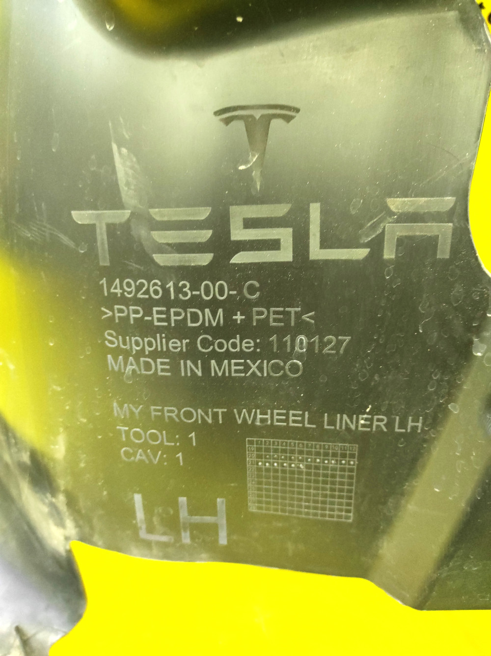 Tesla Model Y 2020-2025 Front Left Driver Side Fender Liner Splash Shield OEM (used) 1492613-00-C  Photo №3