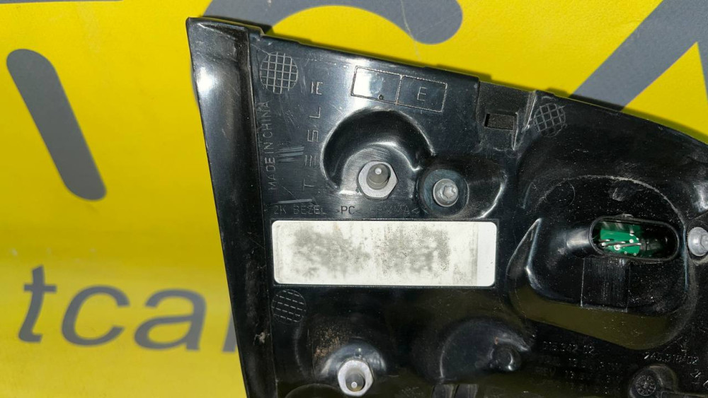 Правий ліхтар кришки багажника (4-pin) Tesla Model 3 (17-23), Model Y (20-25) 1502089-00-B  Фото №2