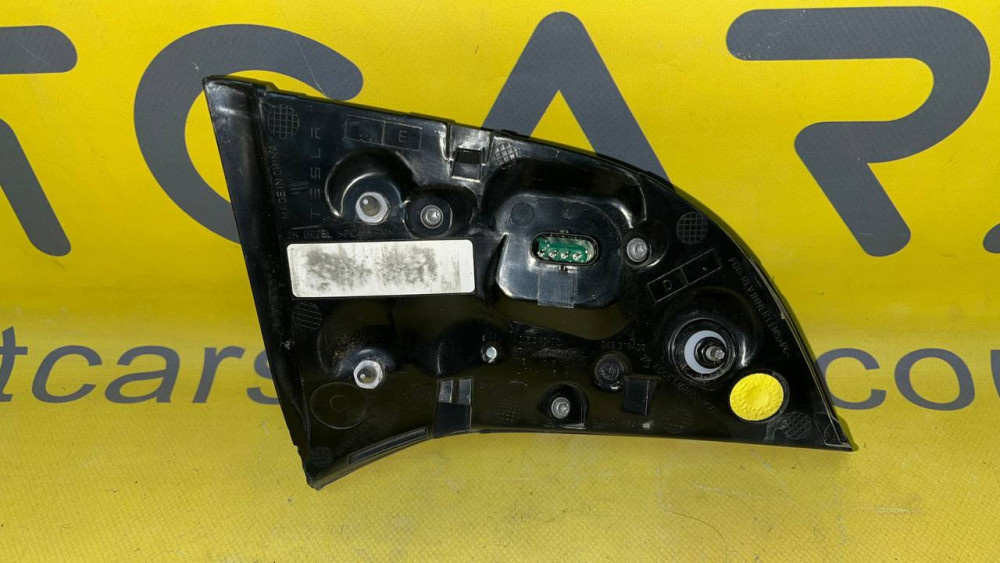 Правий ліхтар кришки багажника (4-pin) Tesla Model 3 (17-23), Model Y (20-25) 1502089-00-B  Фото №3