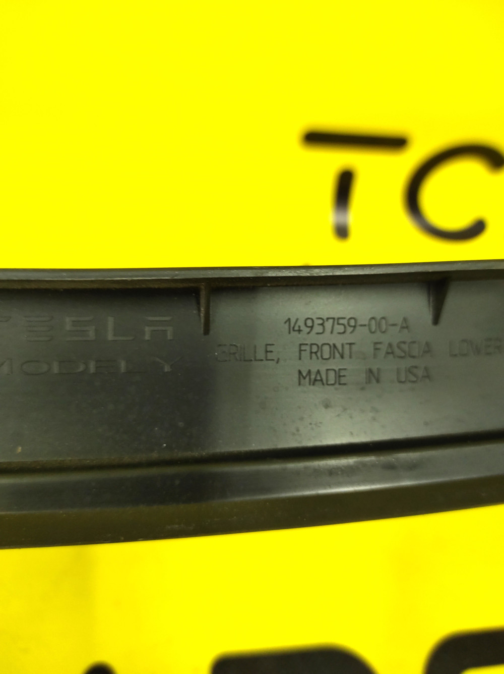 Tesla Model Y 2020-2024 Front Fascia Grille OEM (new) 1493759-00-A  Photo №3