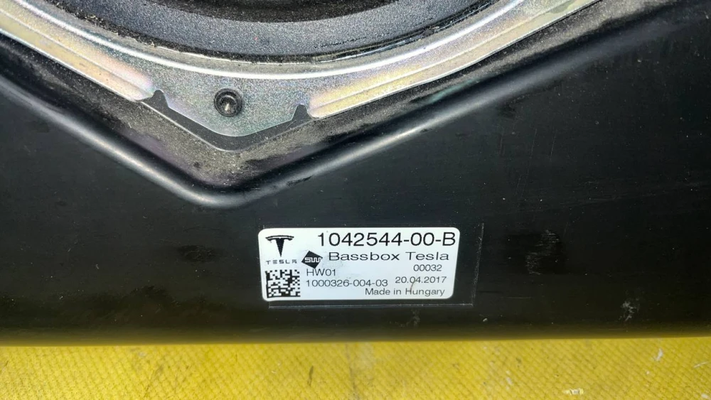 Сабвуфер Tesla Model S (2016-2021) 1042544-00-B  Фото №3